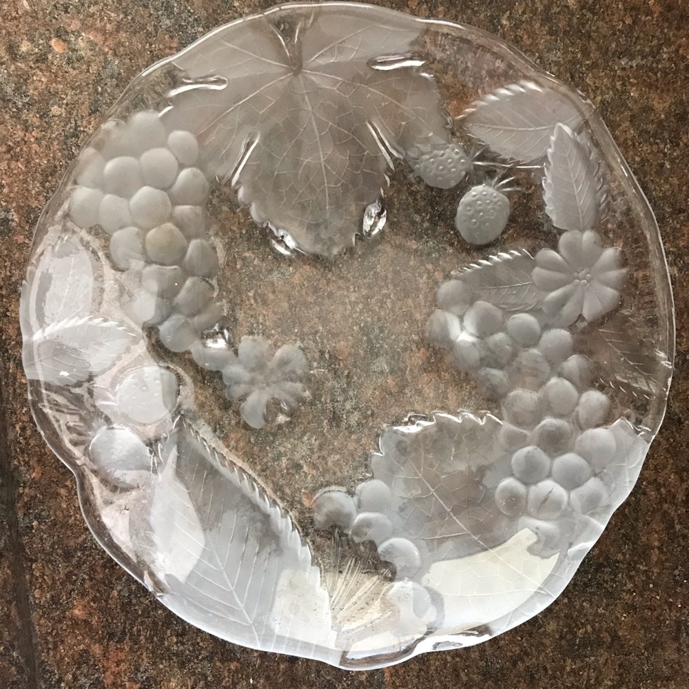 Glass serving dish